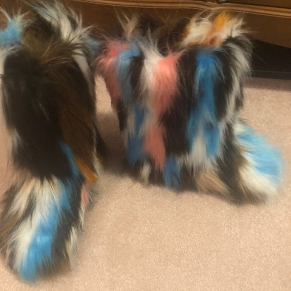 Multi color faux fur boots - Picture 2 of 2